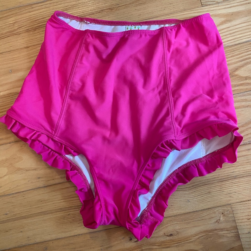 Size small Kortni Jeane hot pink bottoms